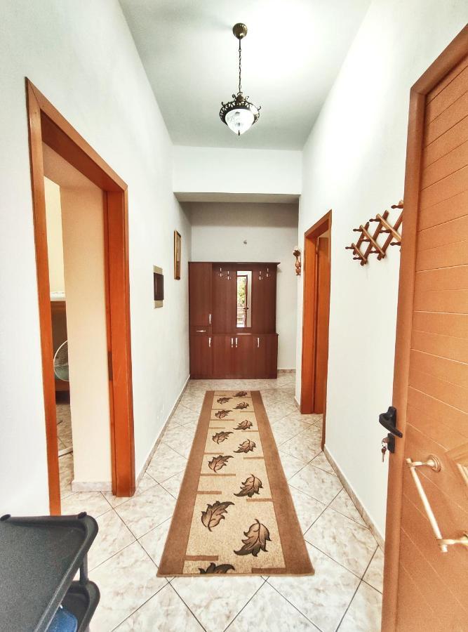 Artur'S Apartment ジロカストラ エクステリア 写真